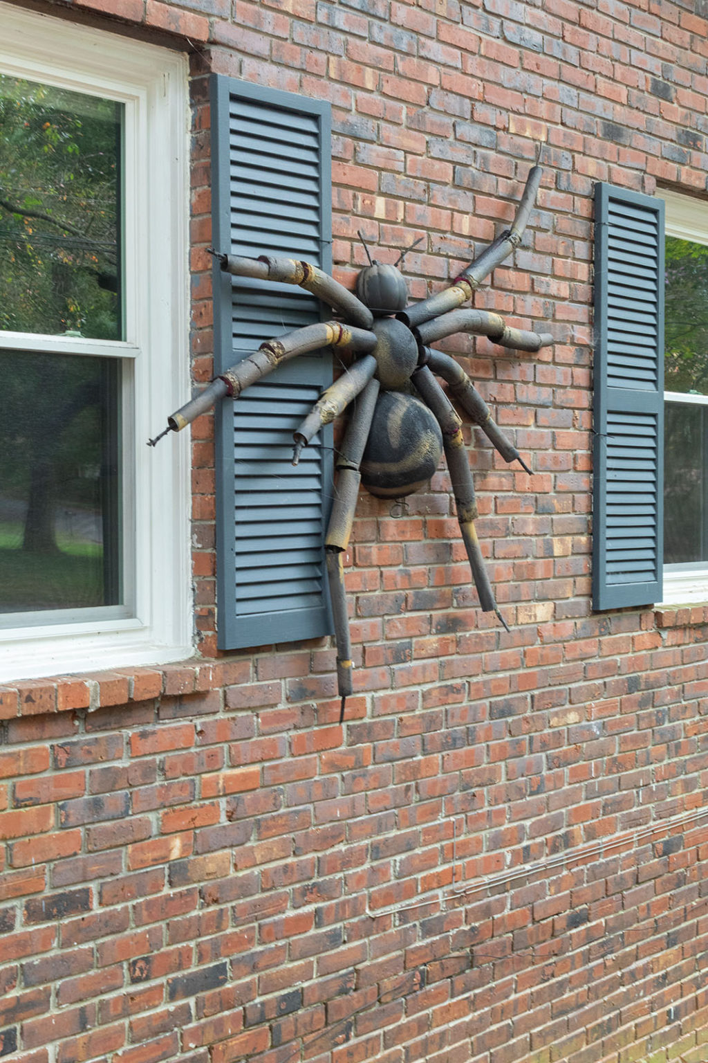 How To Make A Giant Spider Halloween Decor Nooks In Bloom   IMG 8879 1024x1536 